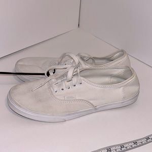 Vans classic white Low Top Lace Up Skate Shoes women’s 8.5